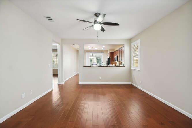 Detail Gallery Image 9 of 67 For 7605 Bloomsbury Way, Elk Grove,  CA 95757 - 2 Beds | 2 Baths