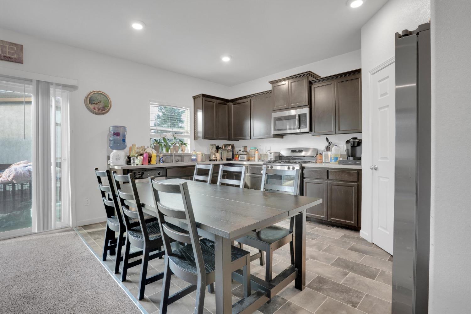 Detail Gallery Image 6 of 26 For 1546 La Vita Dr, Stockton,  CA 95206 - 3 Beds | 2/1 Baths