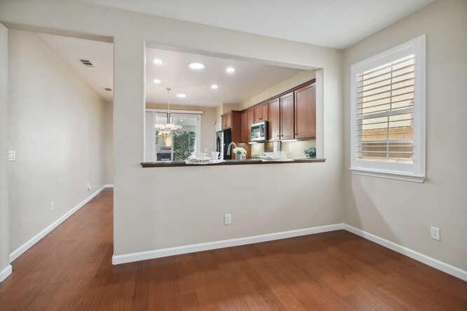 Detail Gallery Image 11 of 67 For 7605 Bloomsbury Way, Elk Grove,  CA 95757 - 2 Beds | 2 Baths