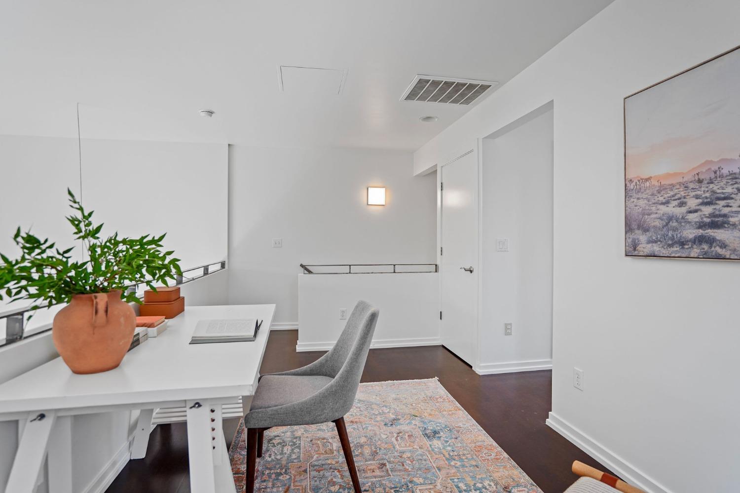 4Th Avenue, Sacramento, CA, 95817-3140