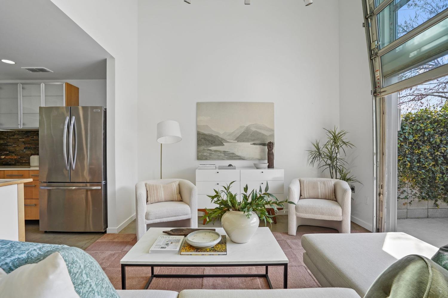 4Th Avenue, Sacramento, CA, 95817-3140