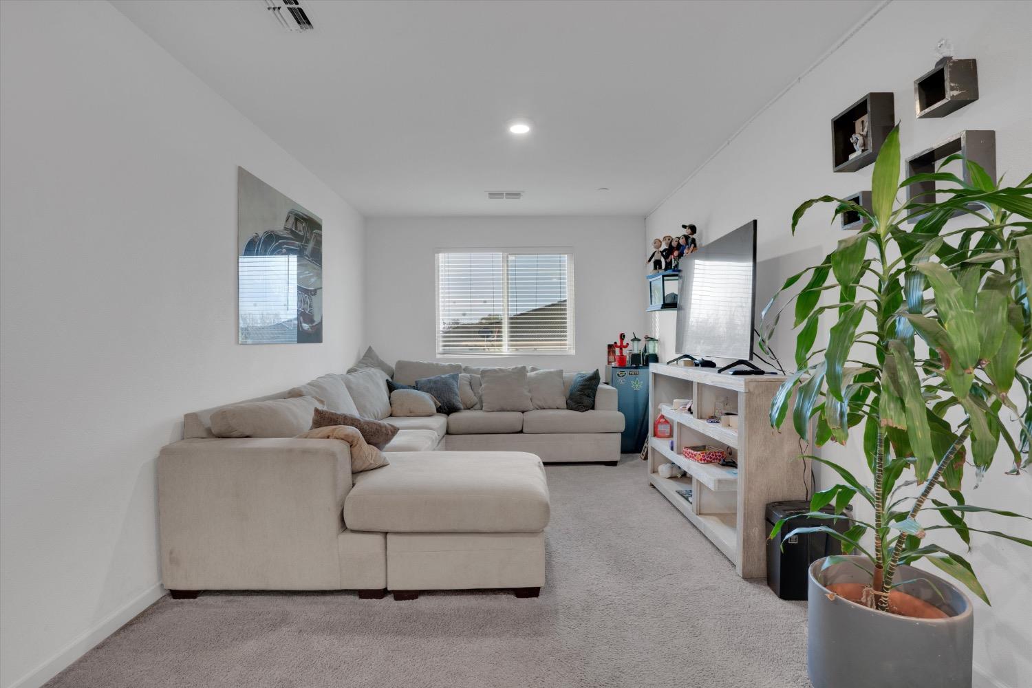 Detail Gallery Image 12 of 26 For 1546 La Vita Dr, Stockton,  CA 95206 - 3 Beds | 2/1 Baths
