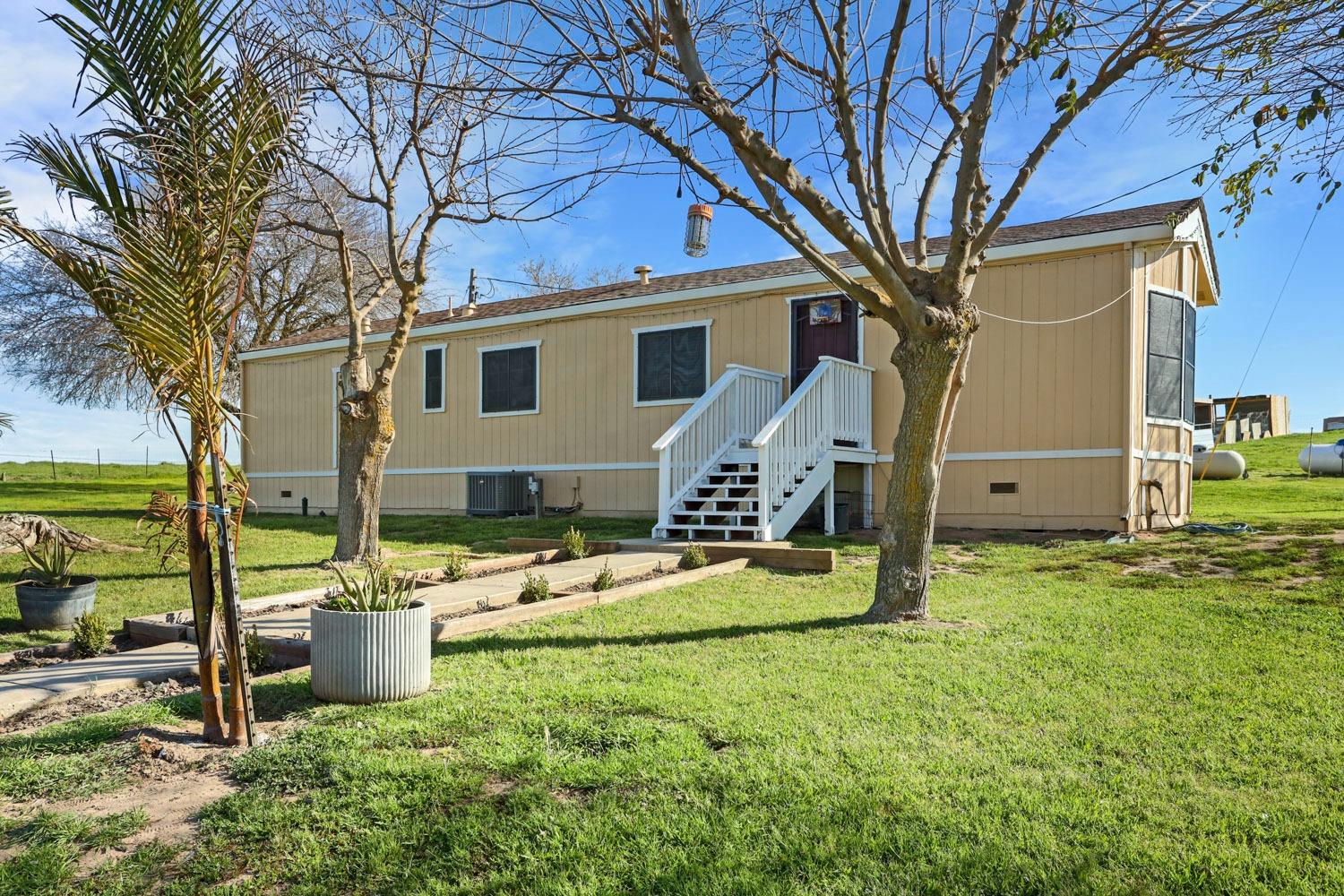 Detail Gallery Image 2 of 71 For 18940 Atkins Rd, Lodi,  CA 95240 - 2 Beds | 1 Baths