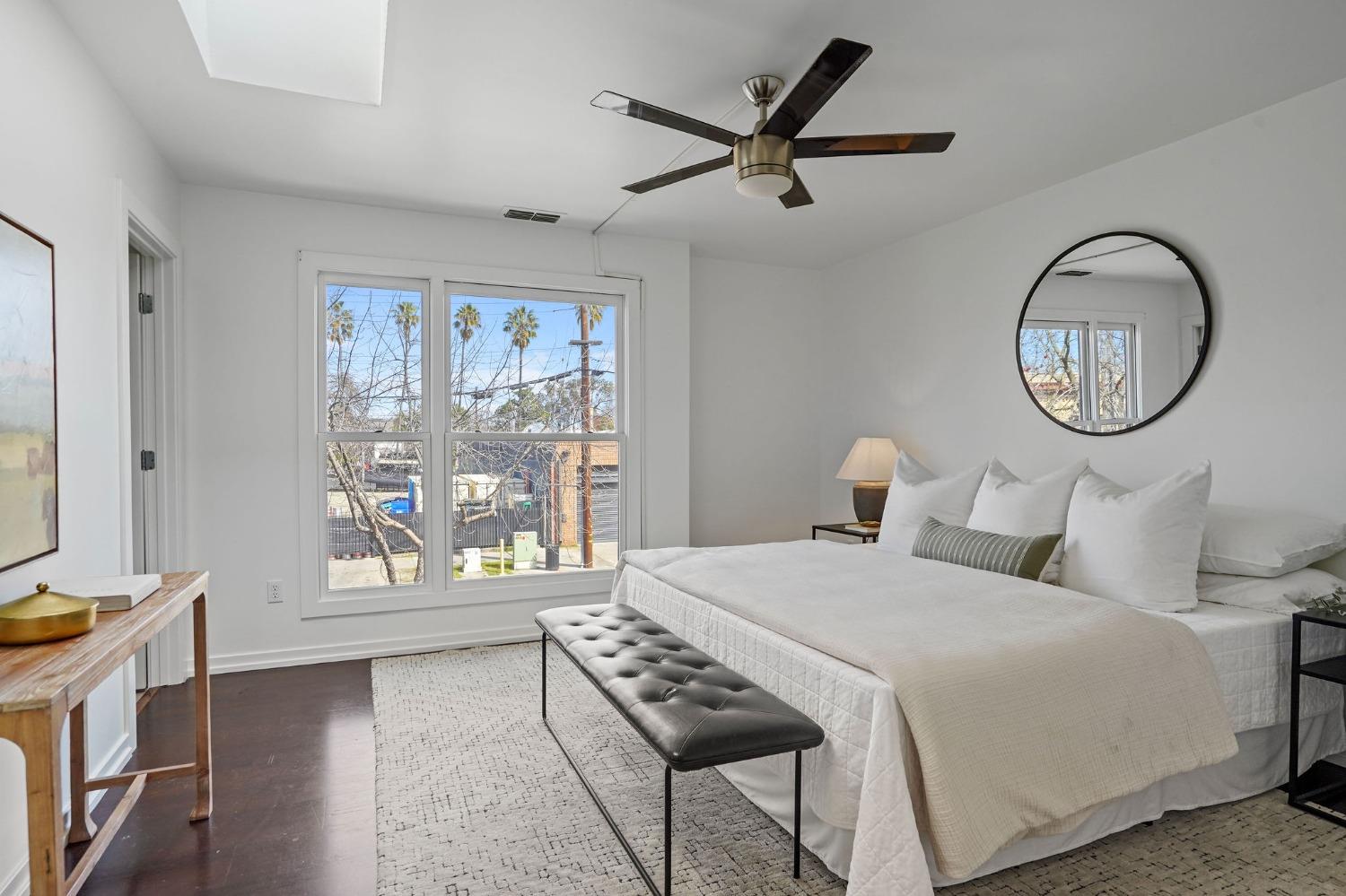 4Th Avenue, Sacramento, CA, 95817-3140