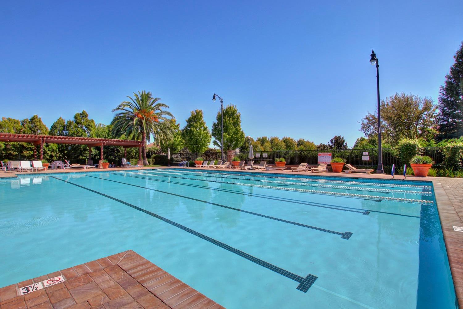 Detail Gallery Image 48 of 67 For 7605 Bloomsbury Way, Elk Grove,  CA 95757 - 2 Beds | 2 Baths
