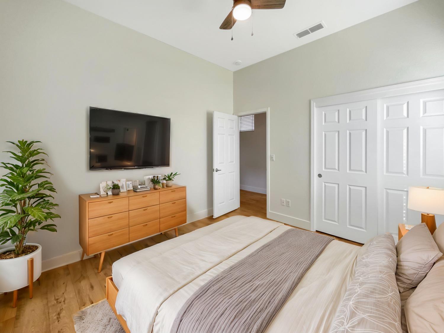 Detail Gallery Image 4 of 26 For 1237 Fiddleneck St, Plumas Lake,  CA 95961 - 4 Beds | 2/1 Baths