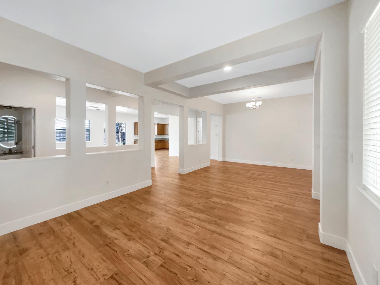 Detail Gallery Image 11 of 26 For 1237 Fiddleneck St, Plumas Lake,  CA 95961 - 4 Beds | 2/1 Baths