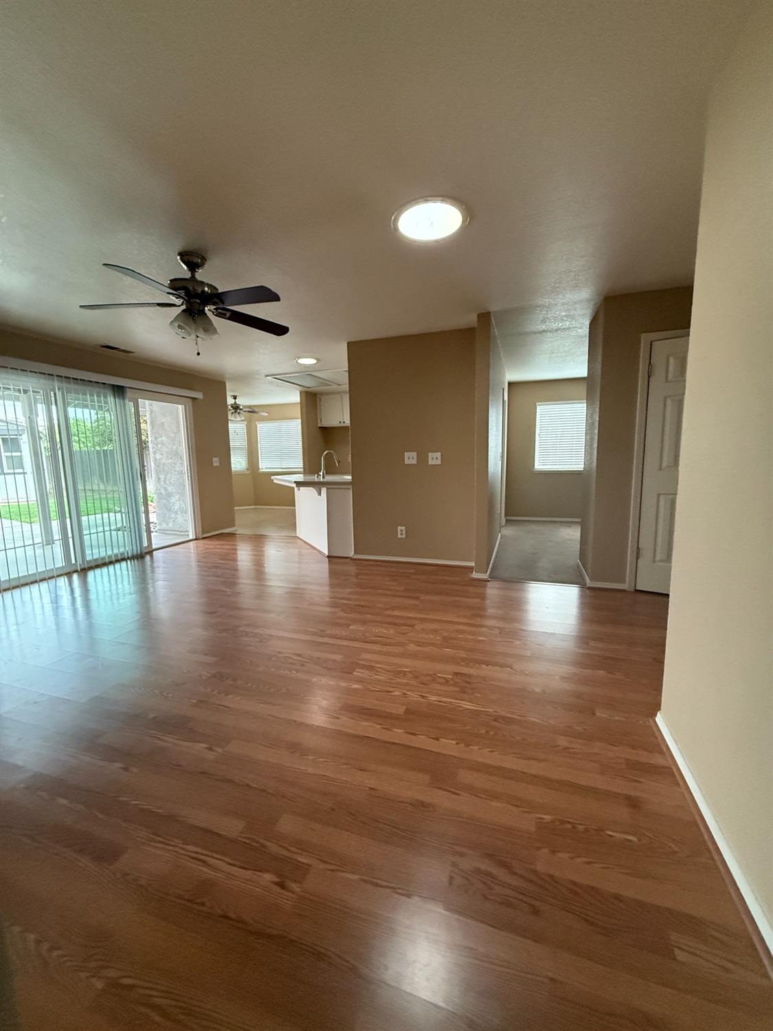 Detail Gallery Image 4 of 34 For 2301 Blue Quail Ct, Modesto,  CA 95355 - 4 Beds | 2 Baths