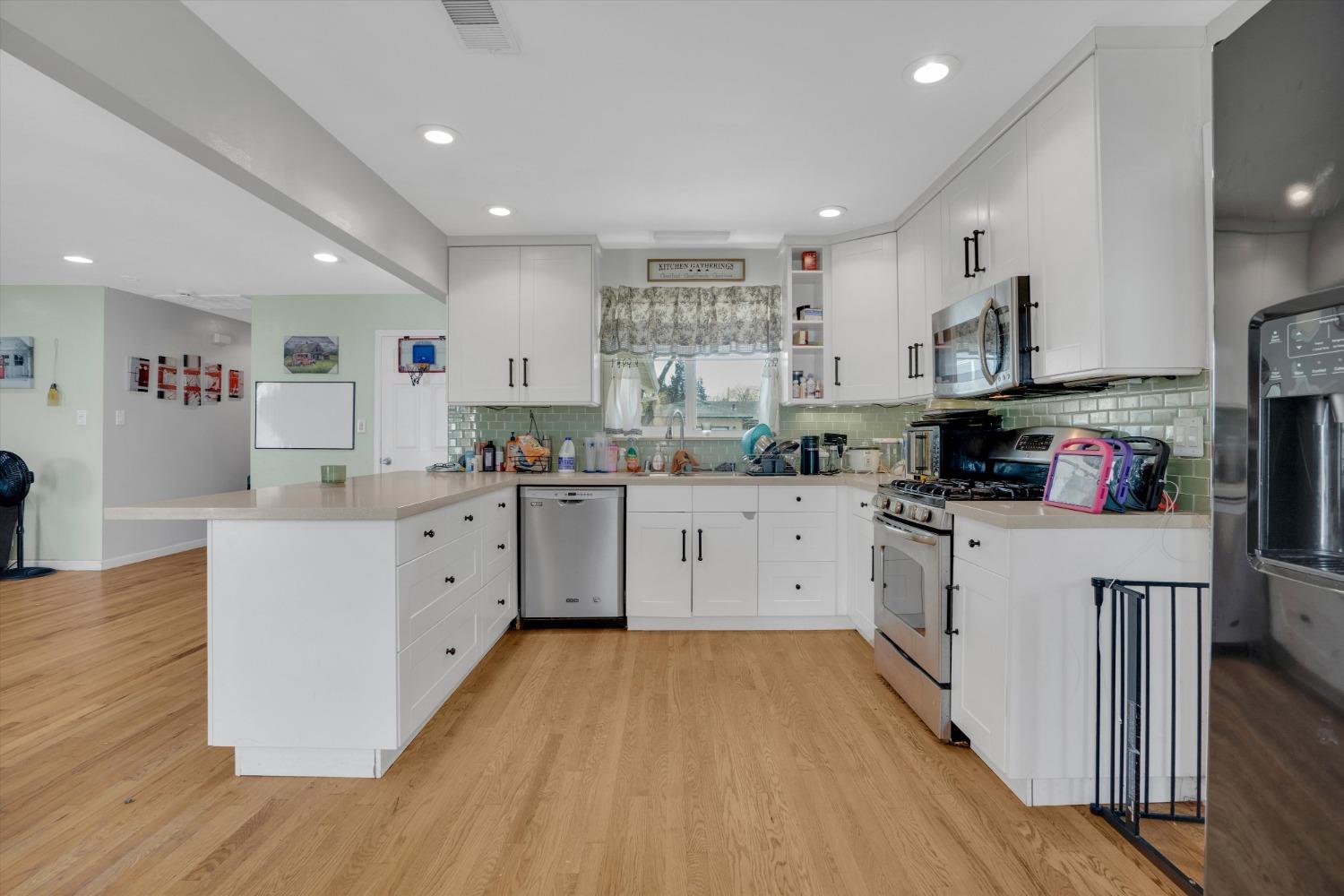 Detail Gallery Image 12 of 30 For 2447 Calhoun Way, Stockton,  CA 95207 - 3 Beds | 2 Baths