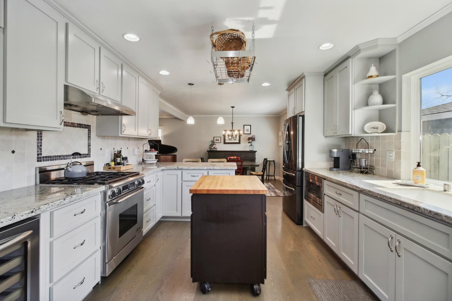 Capri Way, Sacramento, California image 19