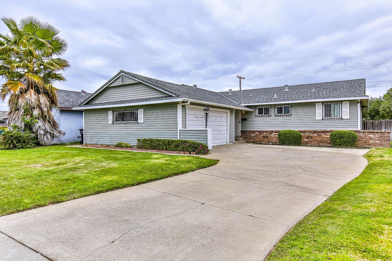 Detail Gallery Image 1 of 1 For 6937 Chevy Chase Way, Sacramento,  CA 95823 - 3 Beds | 2 Baths