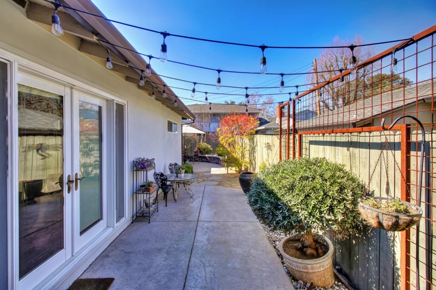 Capri Way, Sacramento, California image 40