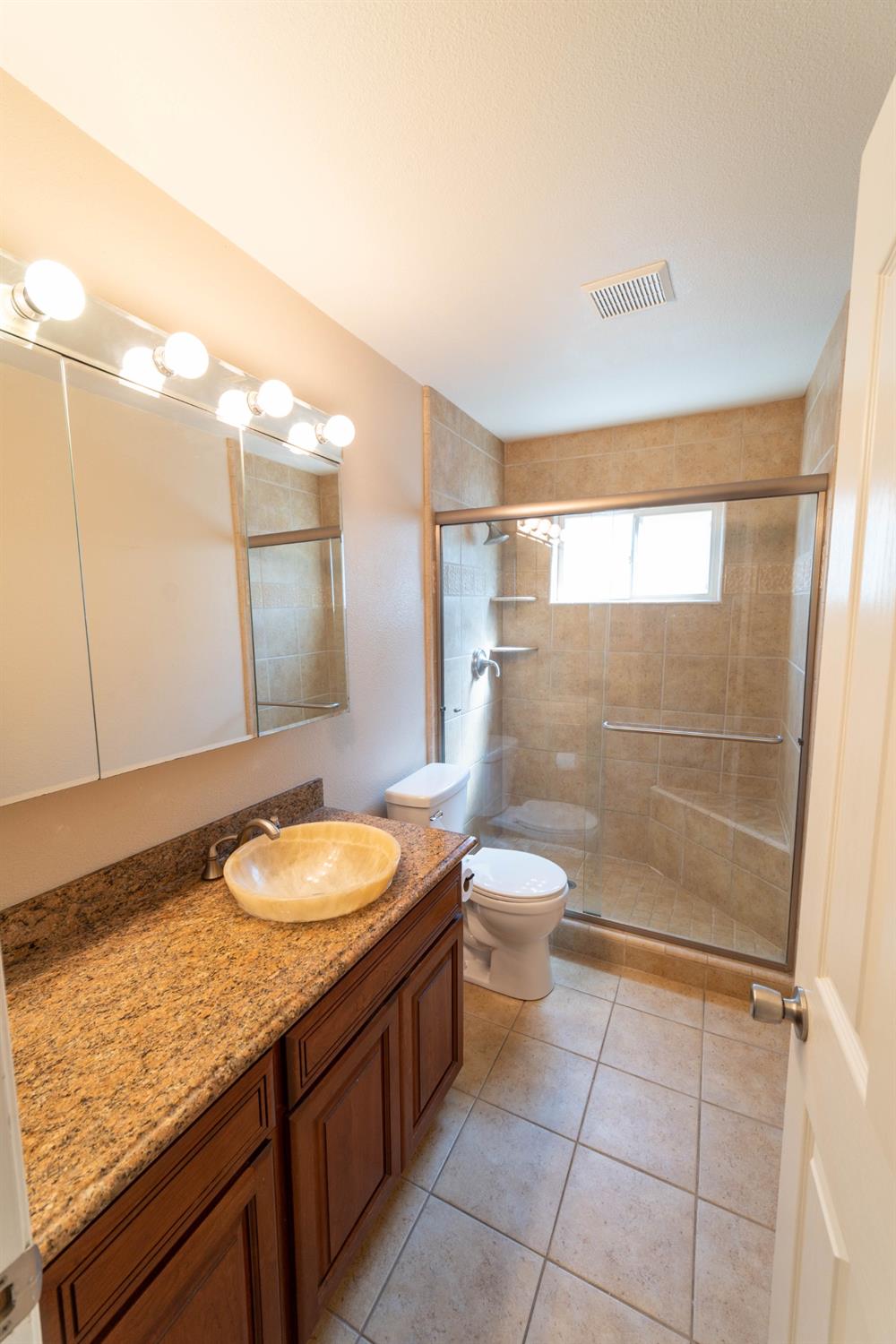 Detail Gallery Image 16 of 25 For 1351 Chaparral Way, Stockton,  CA 95209 - 3 Beds | 2 Baths