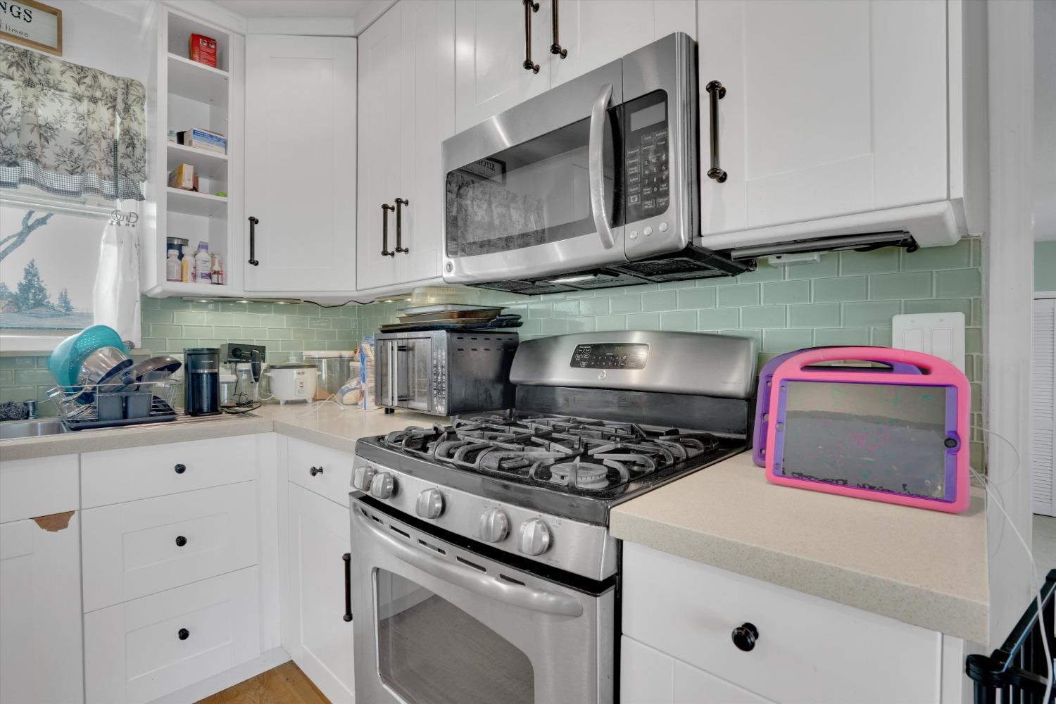Detail Gallery Image 13 of 30 For 2447 Calhoun Way, Stockton,  CA 95207 - 3 Beds | 2 Baths