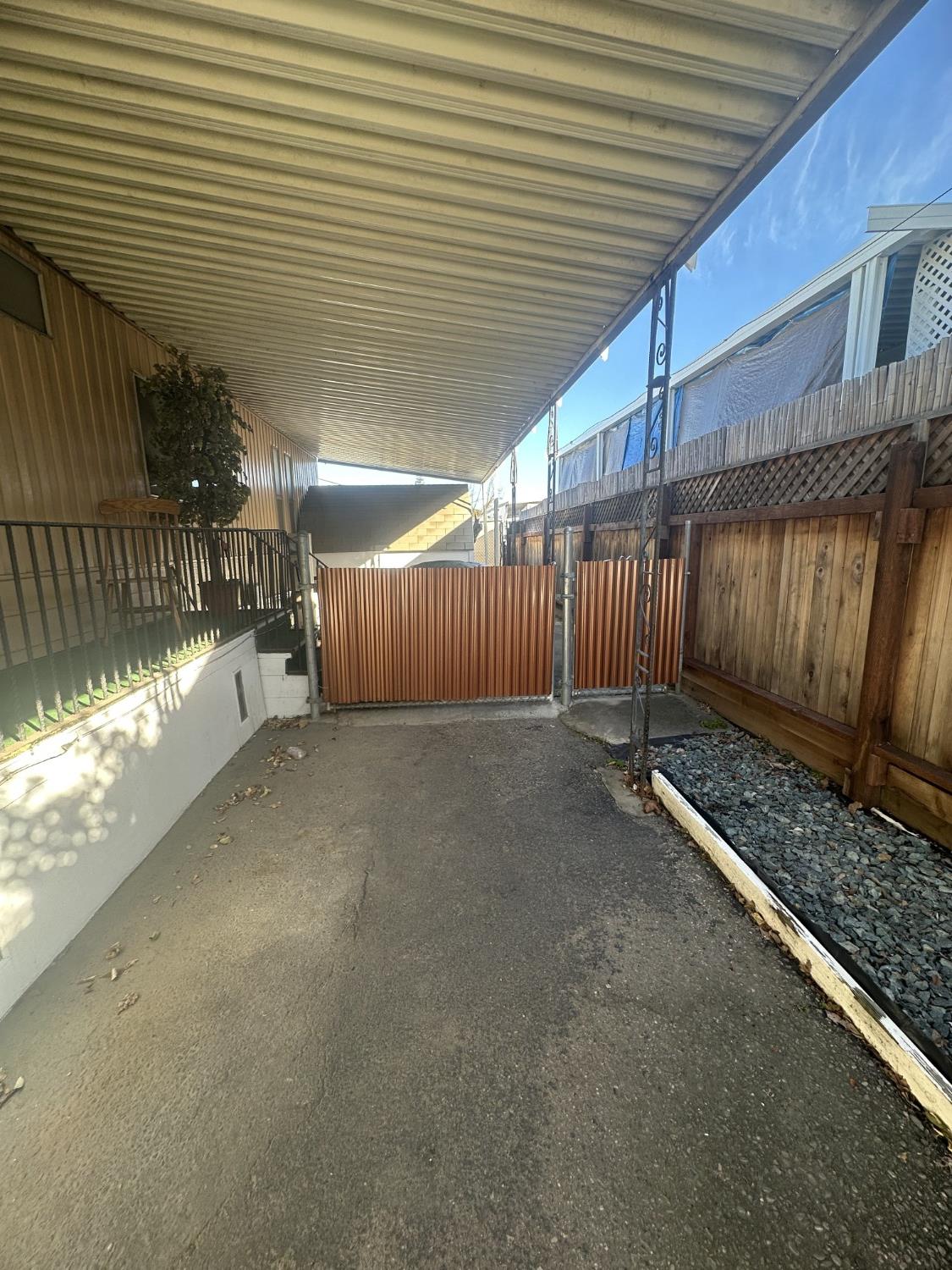 Detail Gallery Image 5 of 20 For 2113 Viking Ln, Modesto,  CA 95350 - 2 Beds | 2 Baths