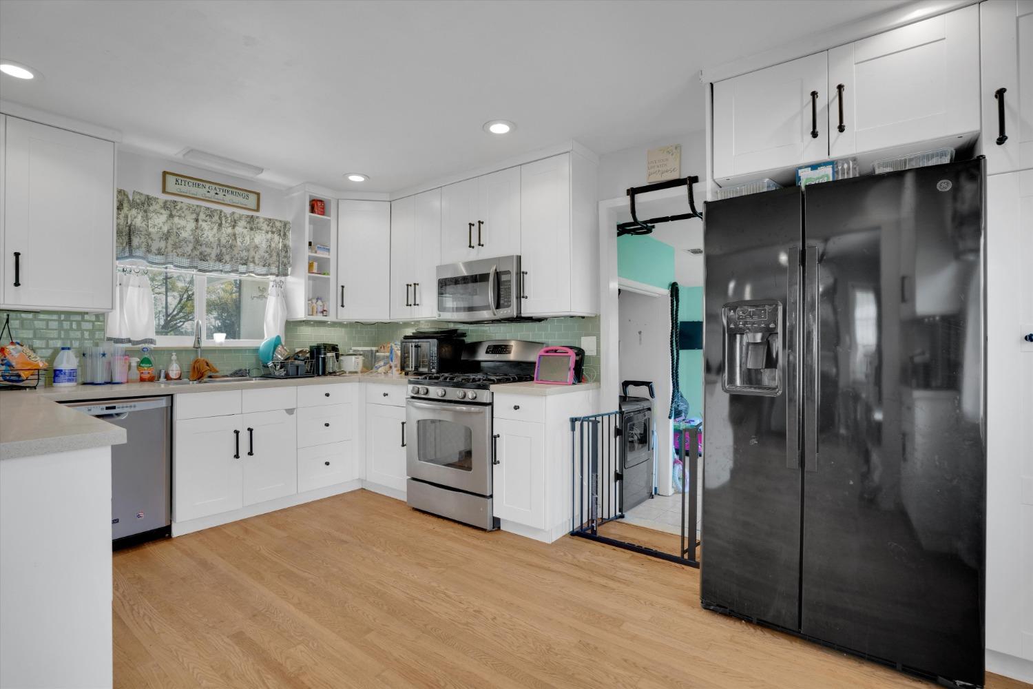 Detail Gallery Image 10 of 30 For 2447 Calhoun Way, Stockton,  CA 95207 - 3 Beds | 2 Baths