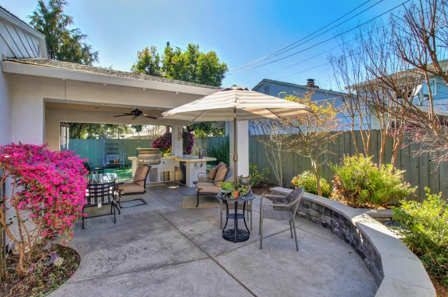 Capri Way, Sacramento, California image 41