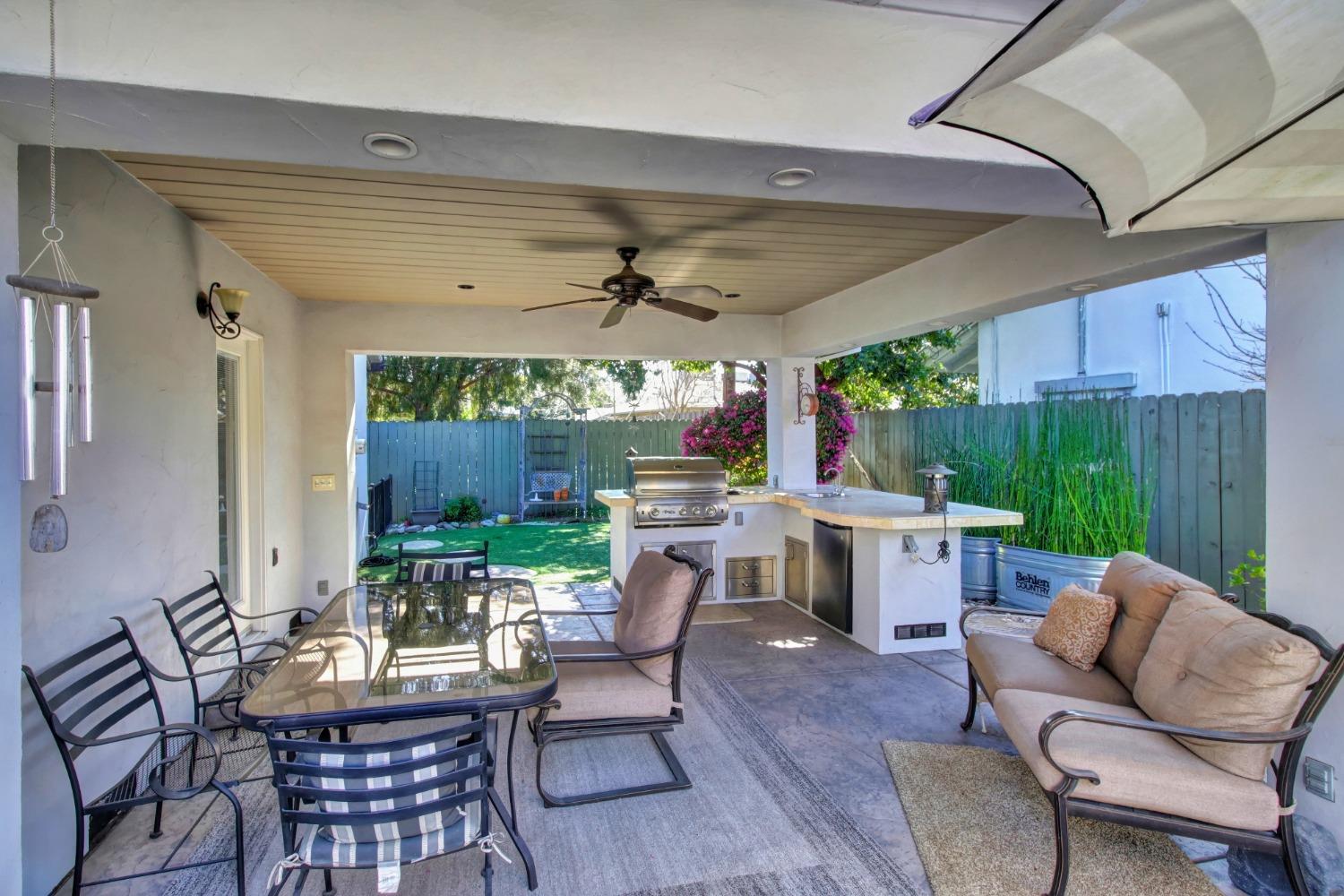 Capri Way, Sacramento, California image 42