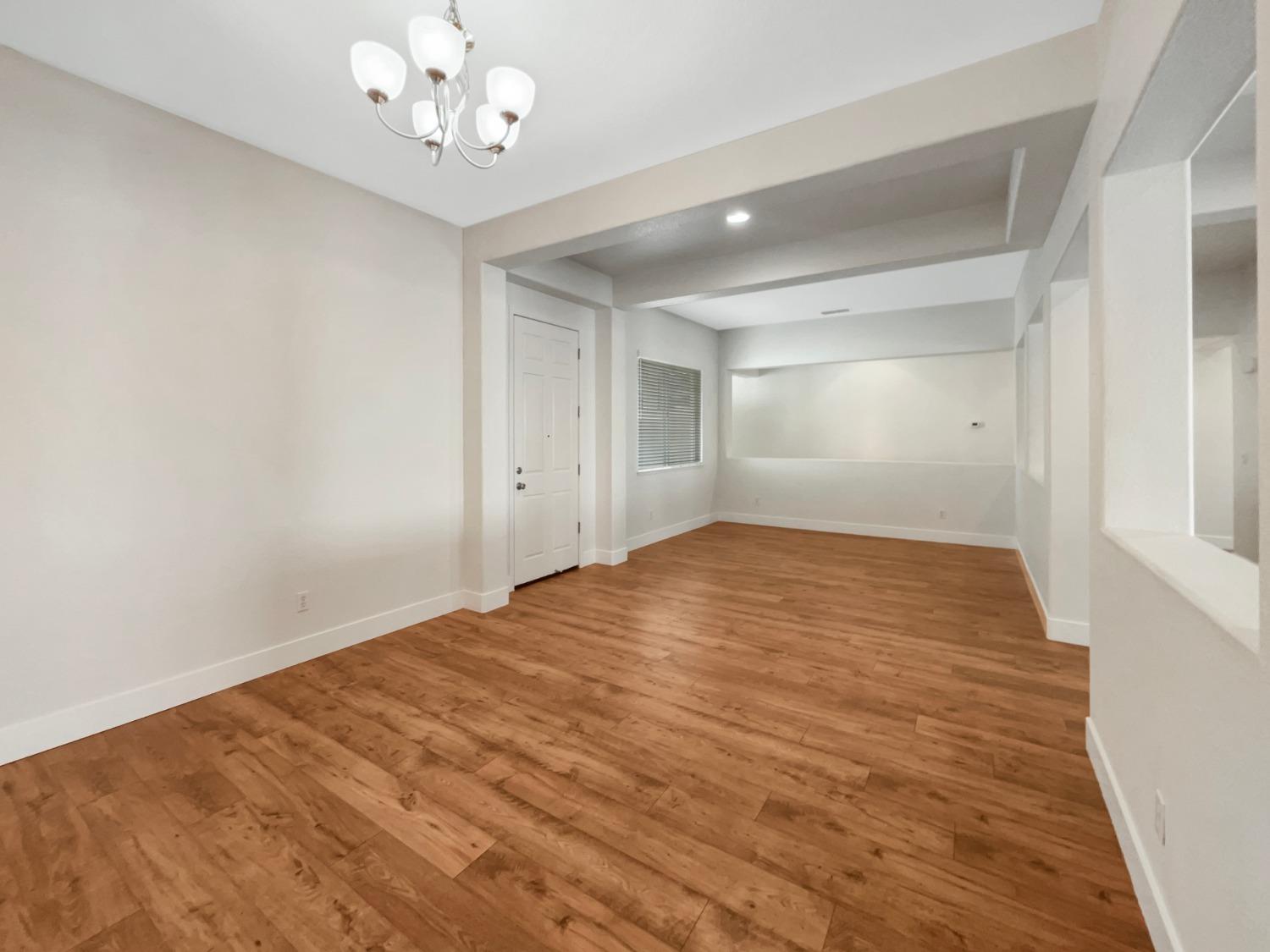 Detail Gallery Image 12 of 26 For 1237 Fiddleneck St, Plumas Lake,  CA 95961 - 4 Beds | 2/1 Baths