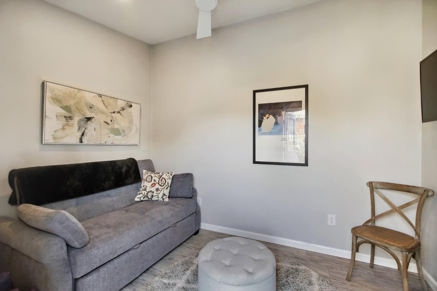 Capri Way, Sacramento, California image 36