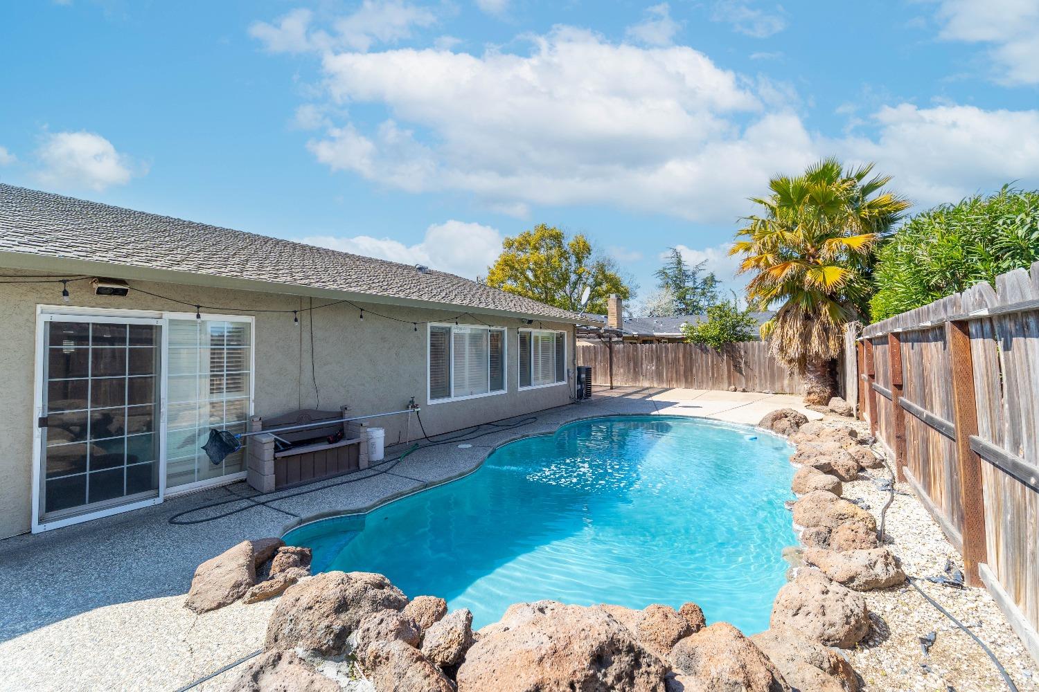 Detail Gallery Image 20 of 25 For 1351 Chaparral Way, Stockton,  CA 95209 - 3 Beds | 2 Baths