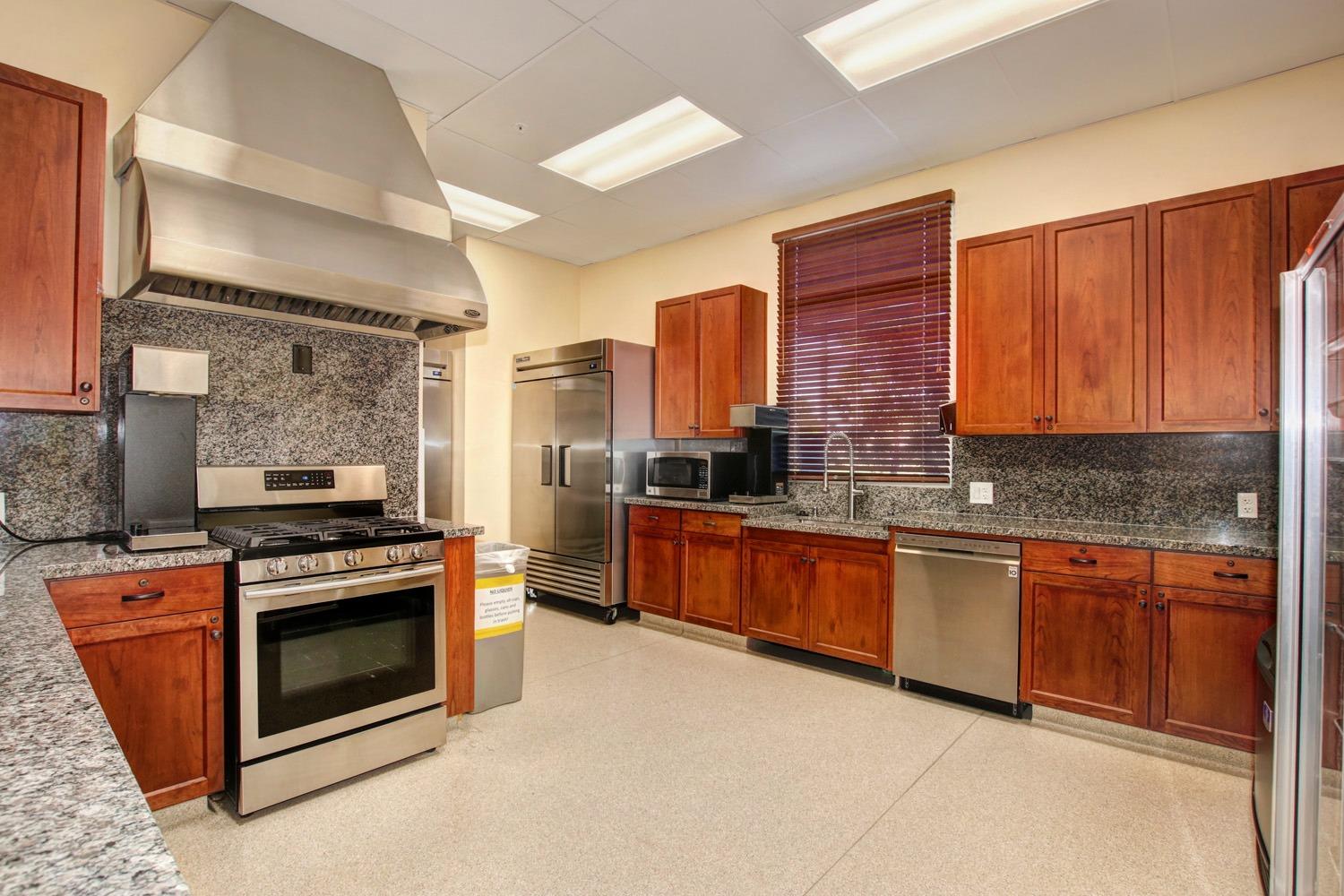 Detail Gallery Image 57 of 67 For 7605 Bloomsbury Way, Elk Grove,  CA 95757 - 2 Beds | 2 Baths
