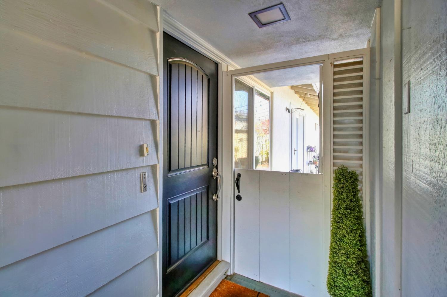 Capri Way, Sacramento, California image 6