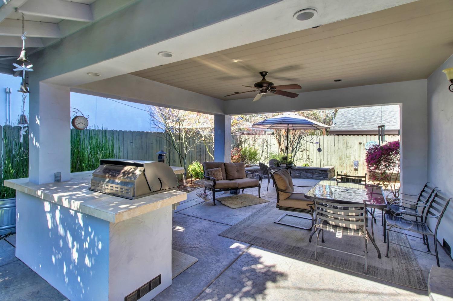 Capri Way, Sacramento, California image 47