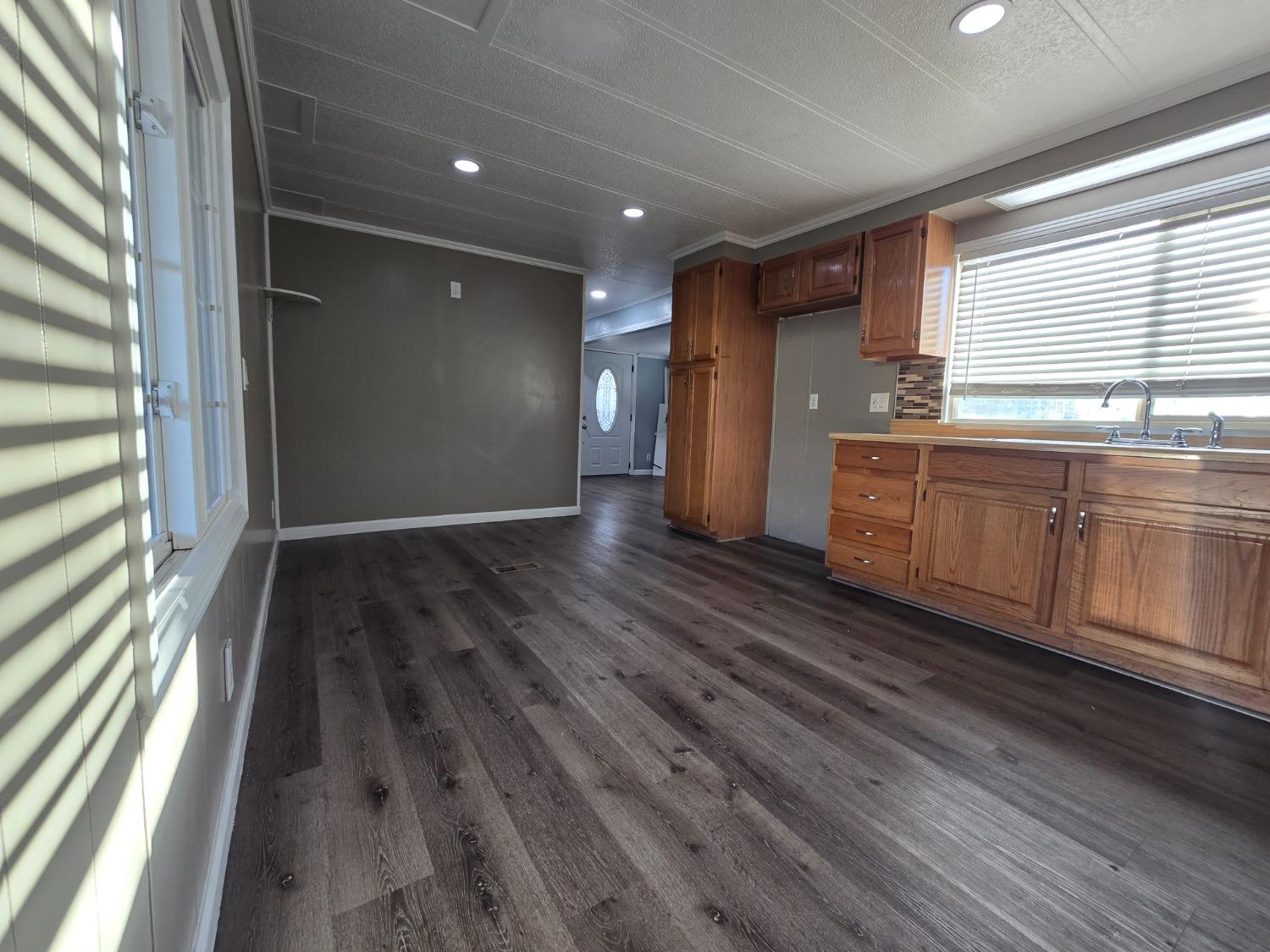 Detail Gallery Image 11 of 22 For 15820 S Harlan Rd 70, Lathrop,  CA 95330 - 2 Beds | 1/1 Baths