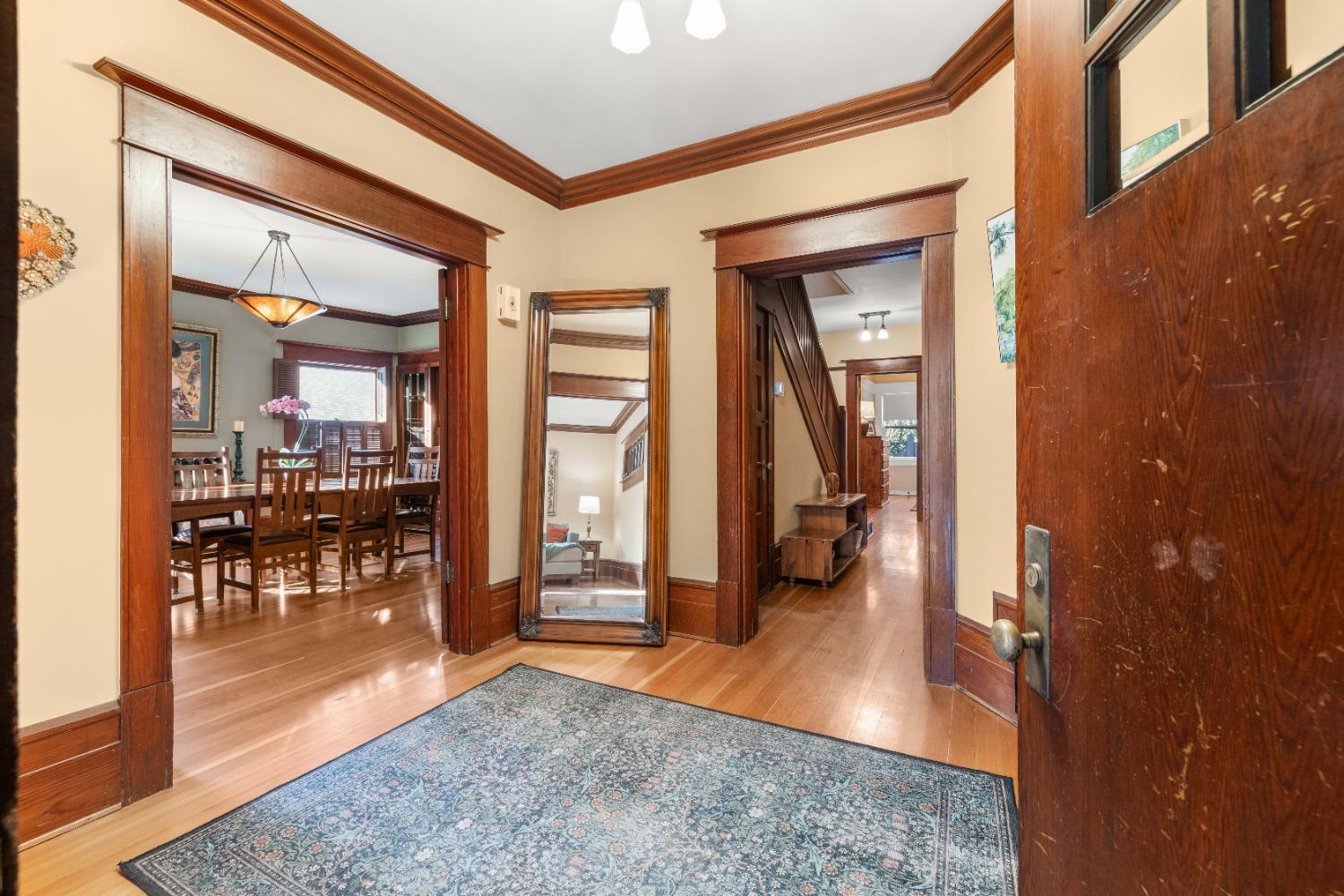 Detail Gallery Image 10 of 61 For 2727 H St, Sacramento,  CA 95816 - 5 Beds | 3 Baths