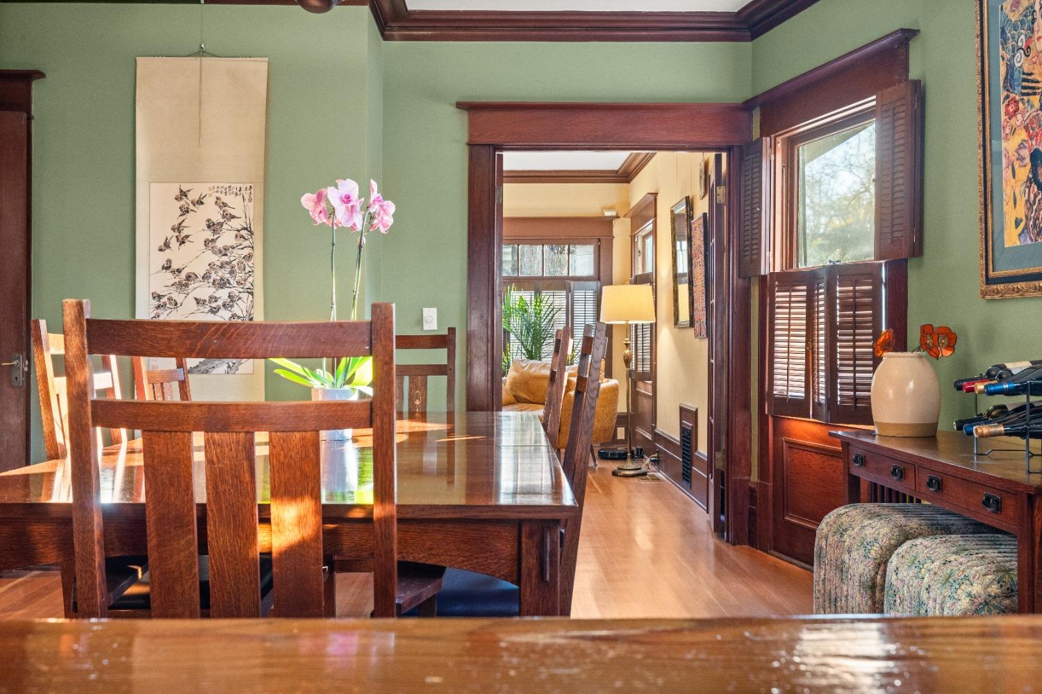 Detail Gallery Image 7 of 61 For 2727 H St, Sacramento,  CA 95816 - 5 Beds | 3 Baths