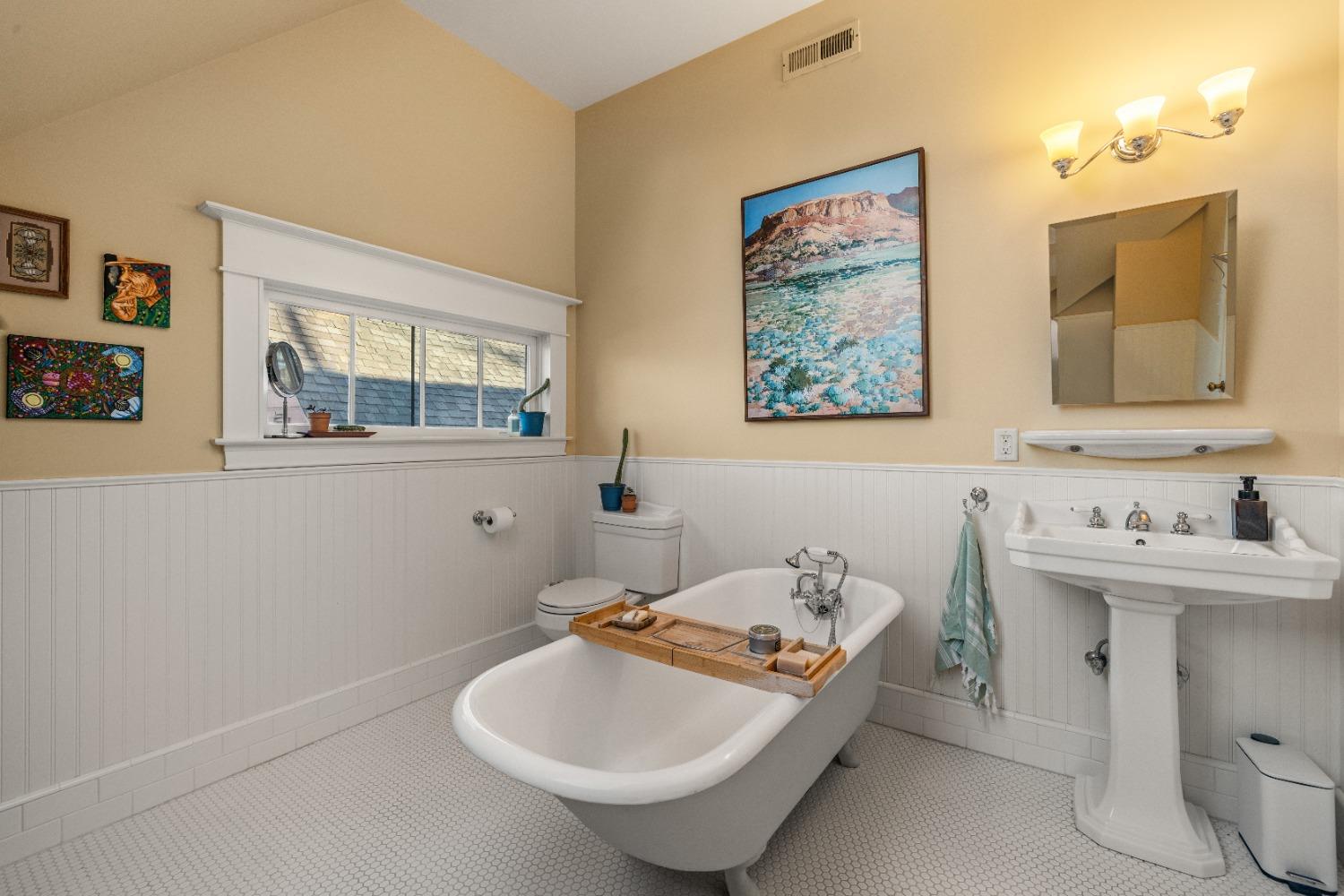 Detail Gallery Image 45 of 61 For 2727 H St, Sacramento,  CA 95816 - 5 Beds | 3 Baths