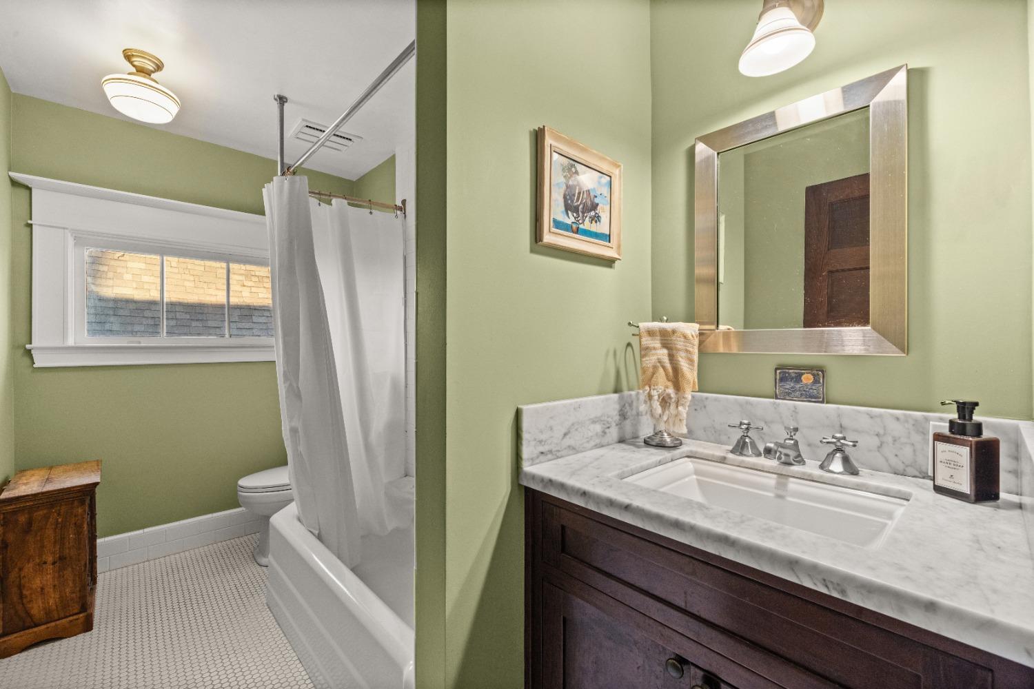 Detail Gallery Image 43 of 61 For 2727 H St, Sacramento,  CA 95816 - 5 Beds | 3 Baths