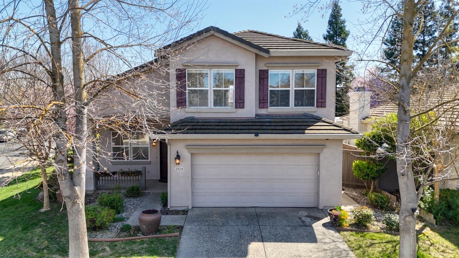 Detail Gallery Image 1 of 1 For 2524 Merlin Way, Elk Grove,  CA 95757 - 5 Beds | 3 Baths