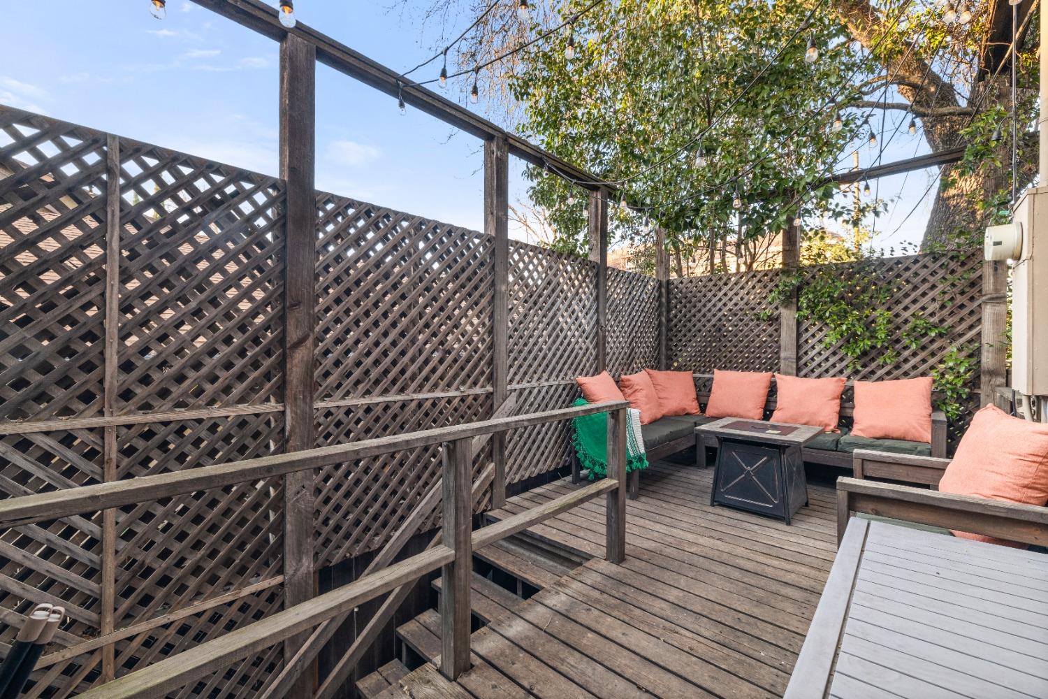 Detail Gallery Image 50 of 61 For 2727 H St, Sacramento,  CA 95816 - 5 Beds | 3 Baths
