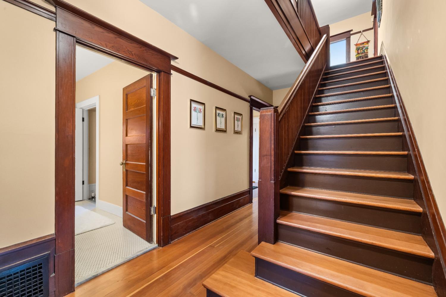 Detail Gallery Image 28 of 61 For 2727 H St, Sacramento,  CA 95816 - 5 Beds | 3 Baths