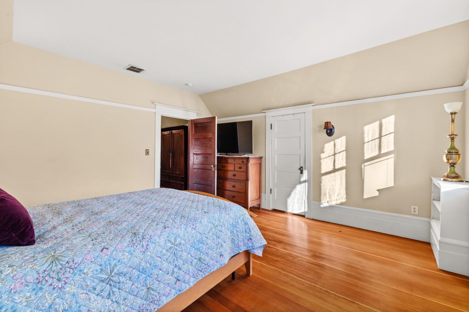 Detail Gallery Image 37 of 61 For 2727 H St, Sacramento,  CA 95816 - 5 Beds | 3 Baths