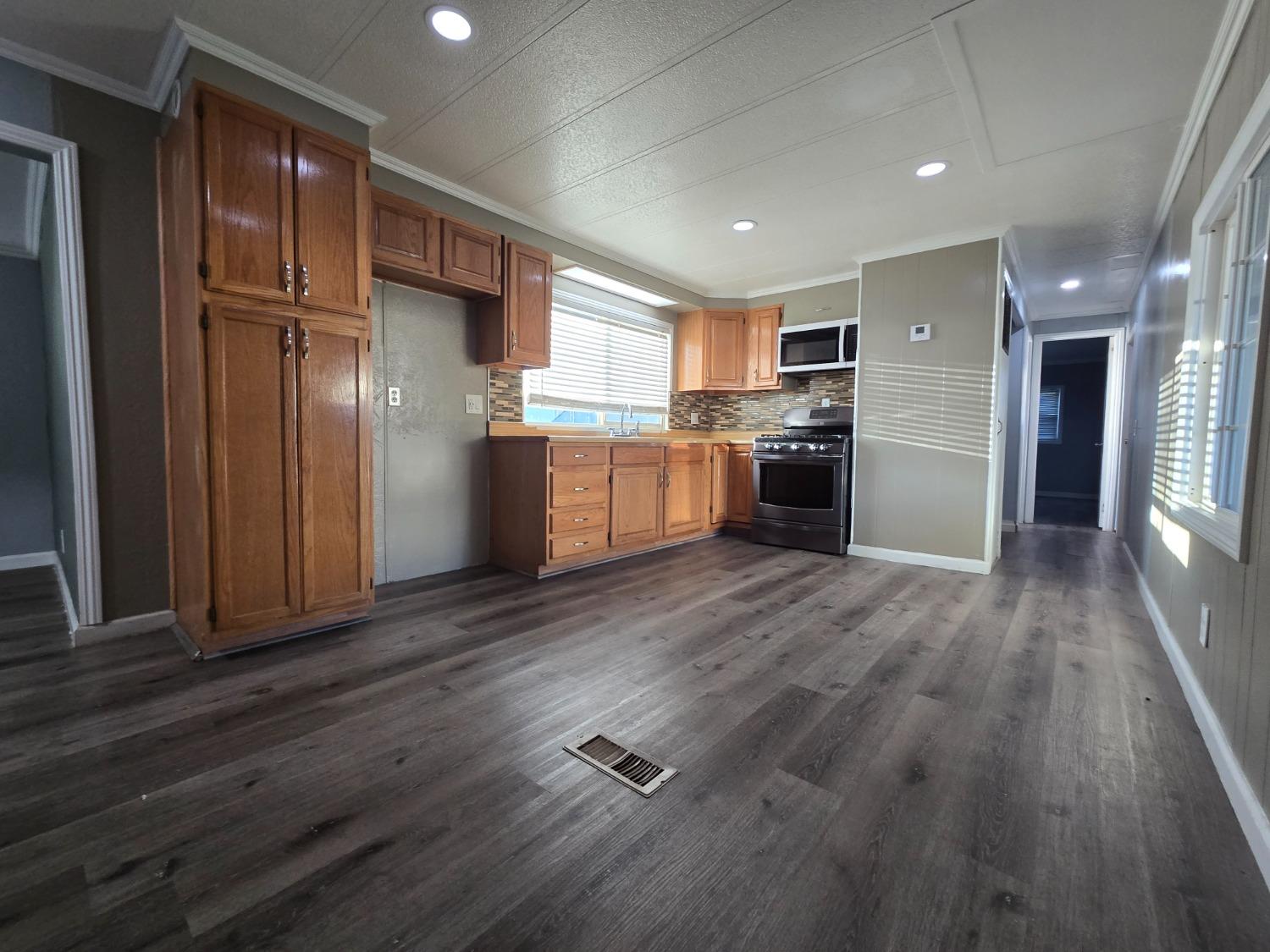 Detail Gallery Image 10 of 22 For 15820 S Harlan Rd 70, Lathrop,  CA 95330 - 2 Beds | 1/1 Baths