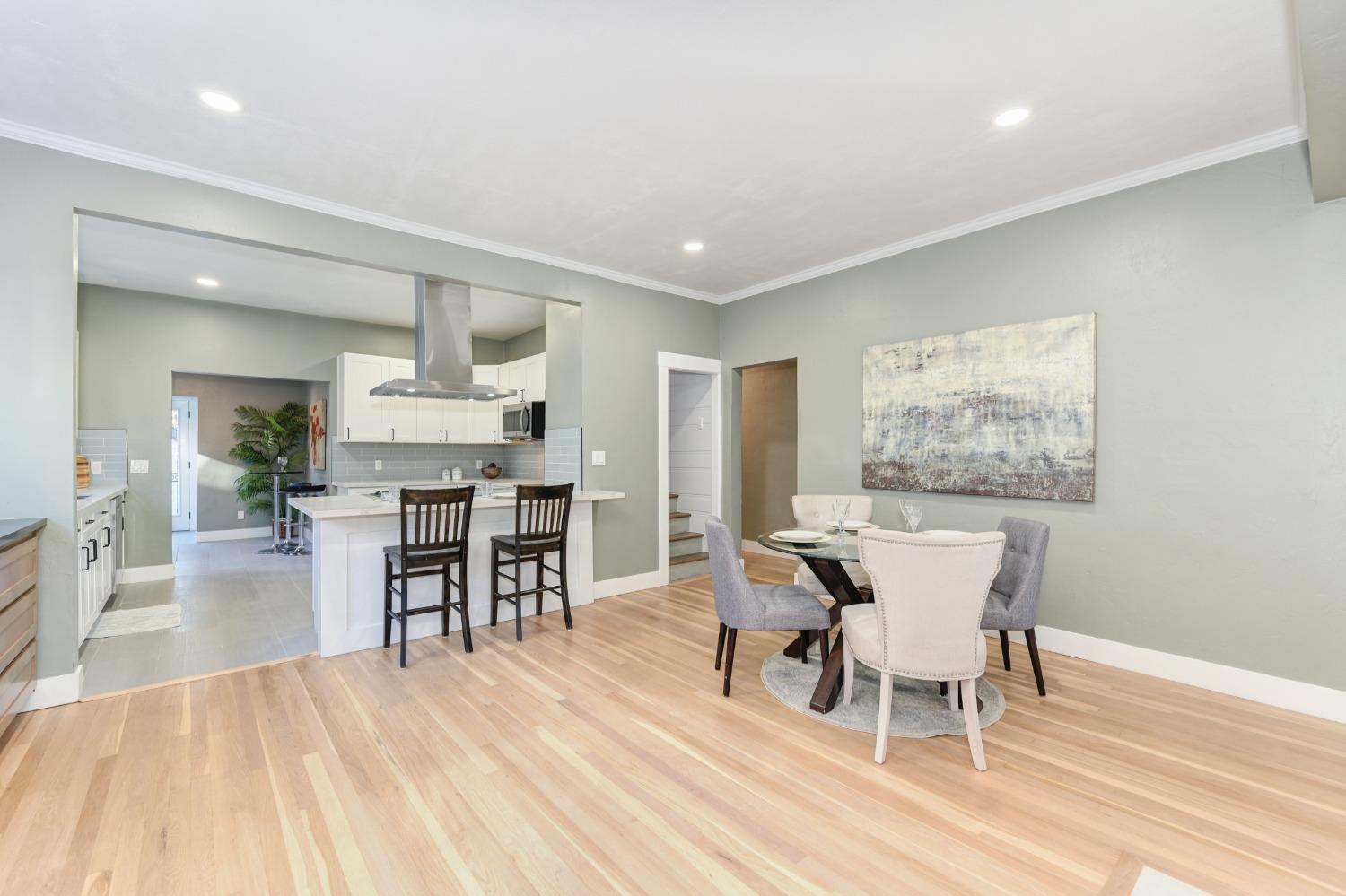 Detail Gallery Image 9 of 36 For 1045 35th St, Sacramento,  CA 95816 - 3 Beds | 2 Baths
