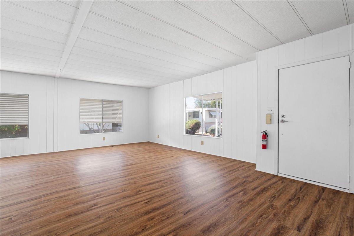 Detail Gallery Image 8 of 30 For 10035 Mills Station 136, Sacramento,  CA 95827 - 3 Beds | 2 Baths