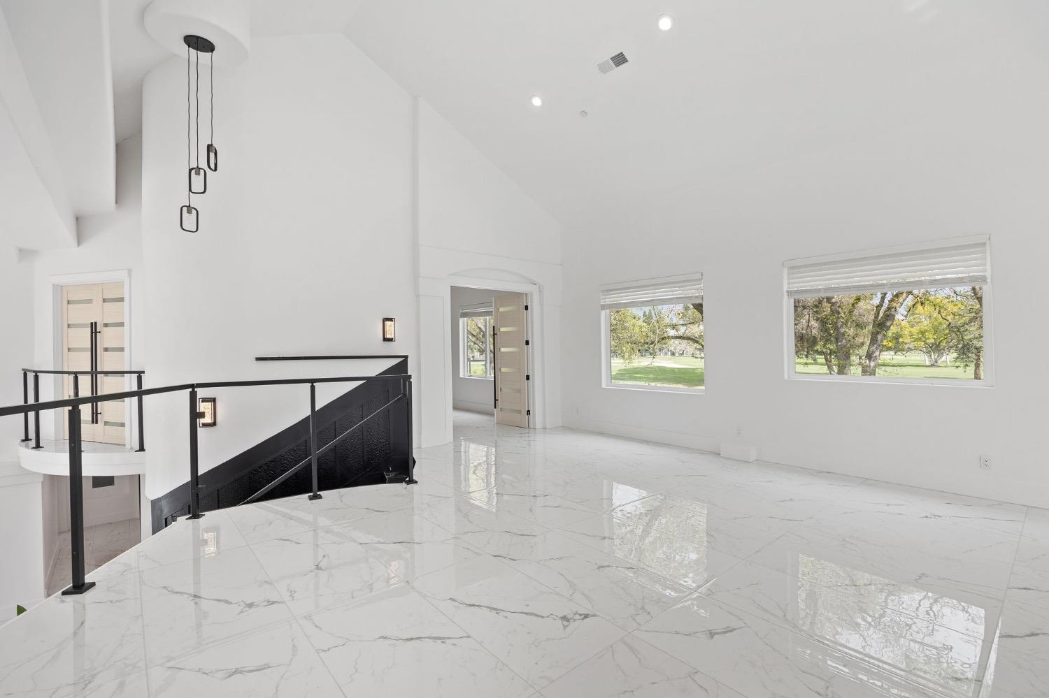 Detail Gallery Image 33 of 94 For 9425 S Wales Way, Elk Grove,  CA 95758 - 5 Beds | 5/1 Baths