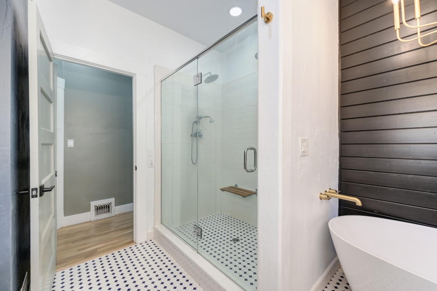 Detail Gallery Image 25 of 36 For 1045 35th St, Sacramento,  CA 95816 - 3 Beds | 2 Baths