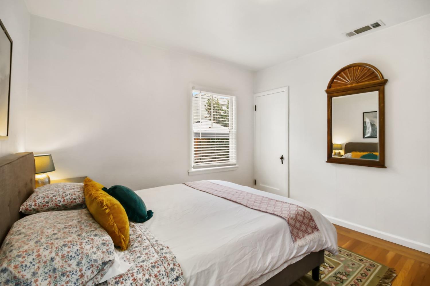 27Th Street, Sacramento, CA, 95816-3706