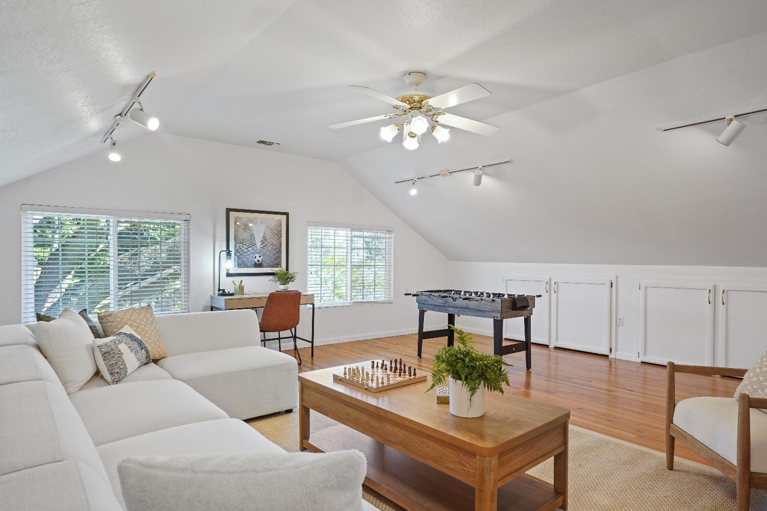 Detail Gallery Image 19 of 33 For 7749 El Douro Dr, Sacramento,  CA 95831 - 4 Beds | 3 Baths
