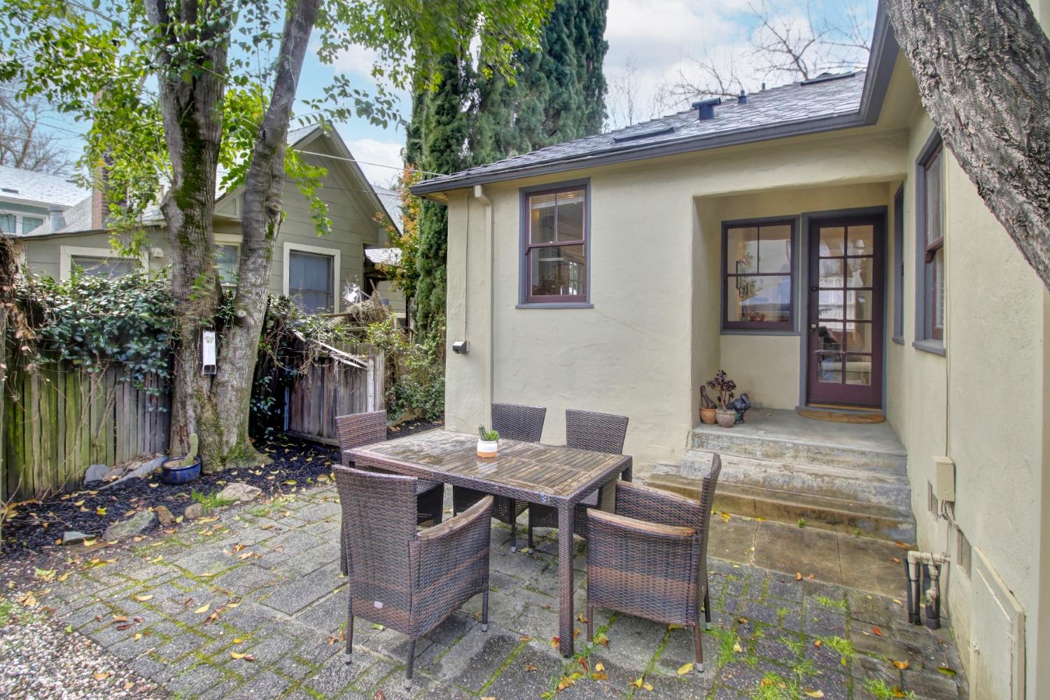 27Th Street, Sacramento, CA, 95816-3706