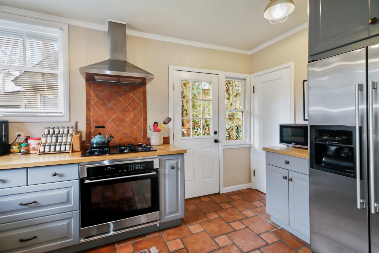 27Th Street, Sacramento, CA, 95816-3706