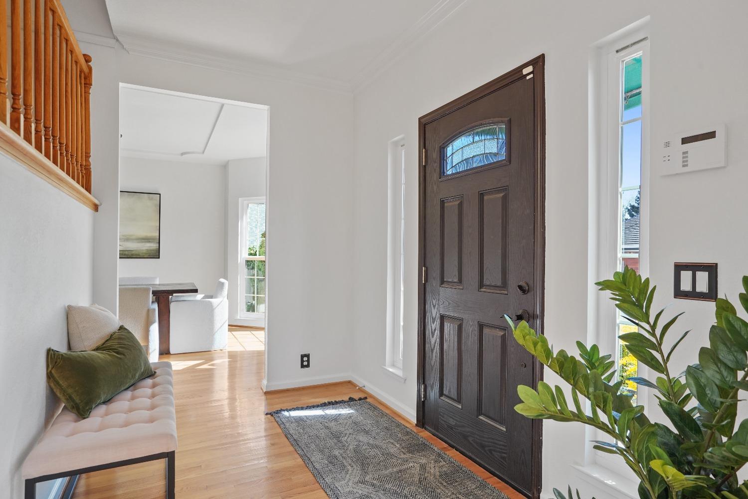 Detail Gallery Image 3 of 33 For 7749 El Douro Dr, Sacramento,  CA 95831 - 4 Beds | 3 Baths