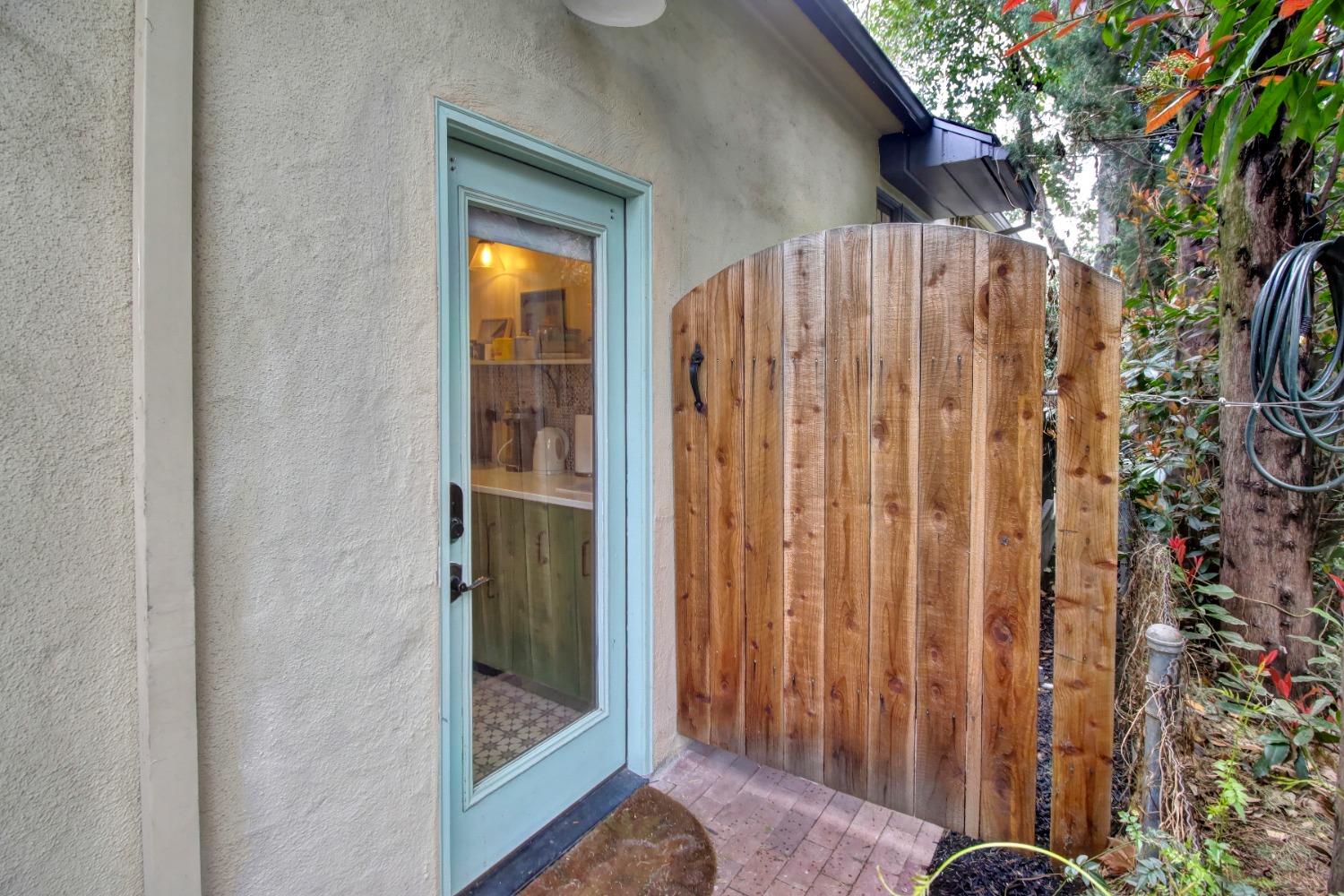 27Th Street, Sacramento, CA, 95816-3706