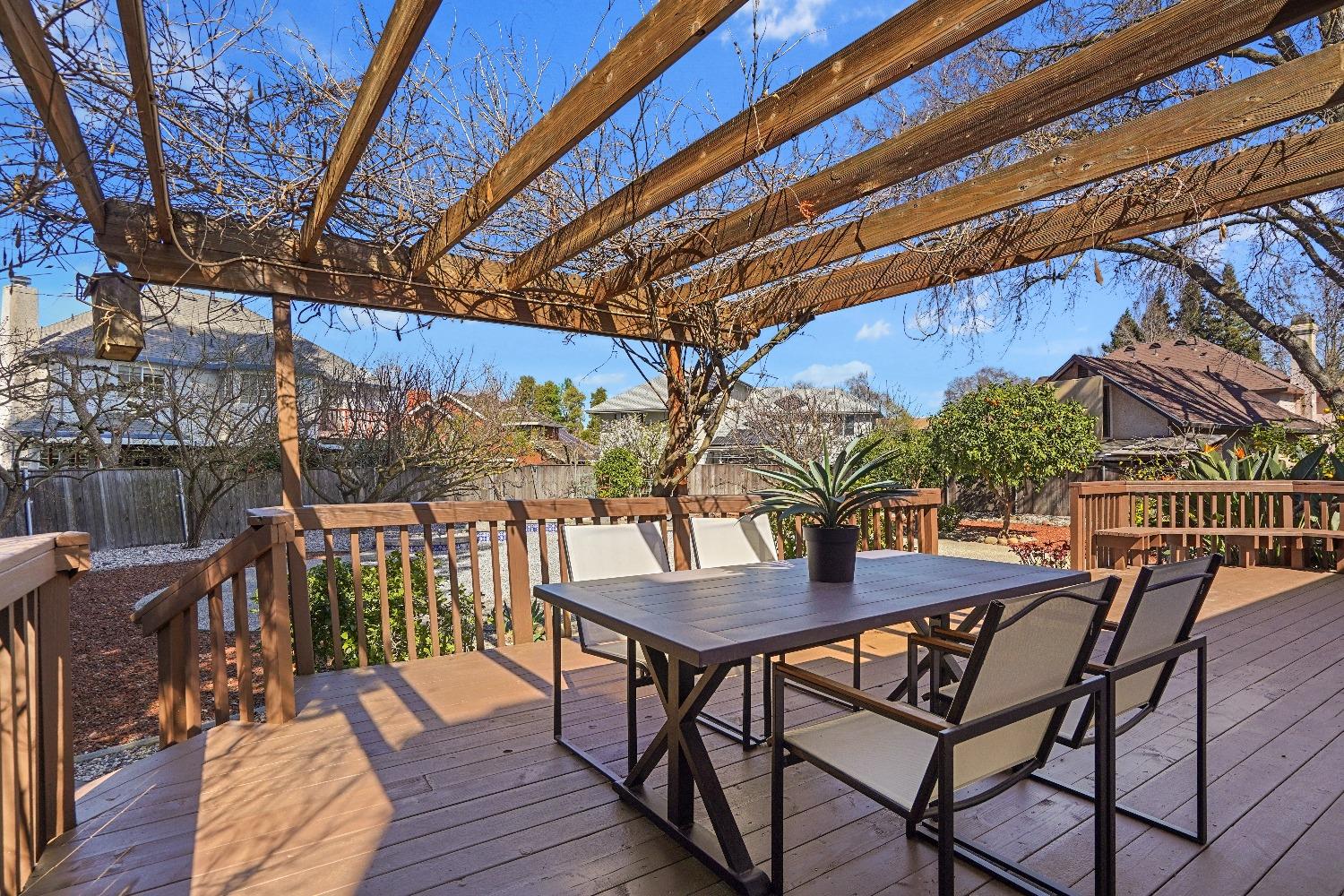 Detail Gallery Image 28 of 33 For 7749 El Douro Dr, Sacramento,  CA 95831 - 4 Beds | 3 Baths