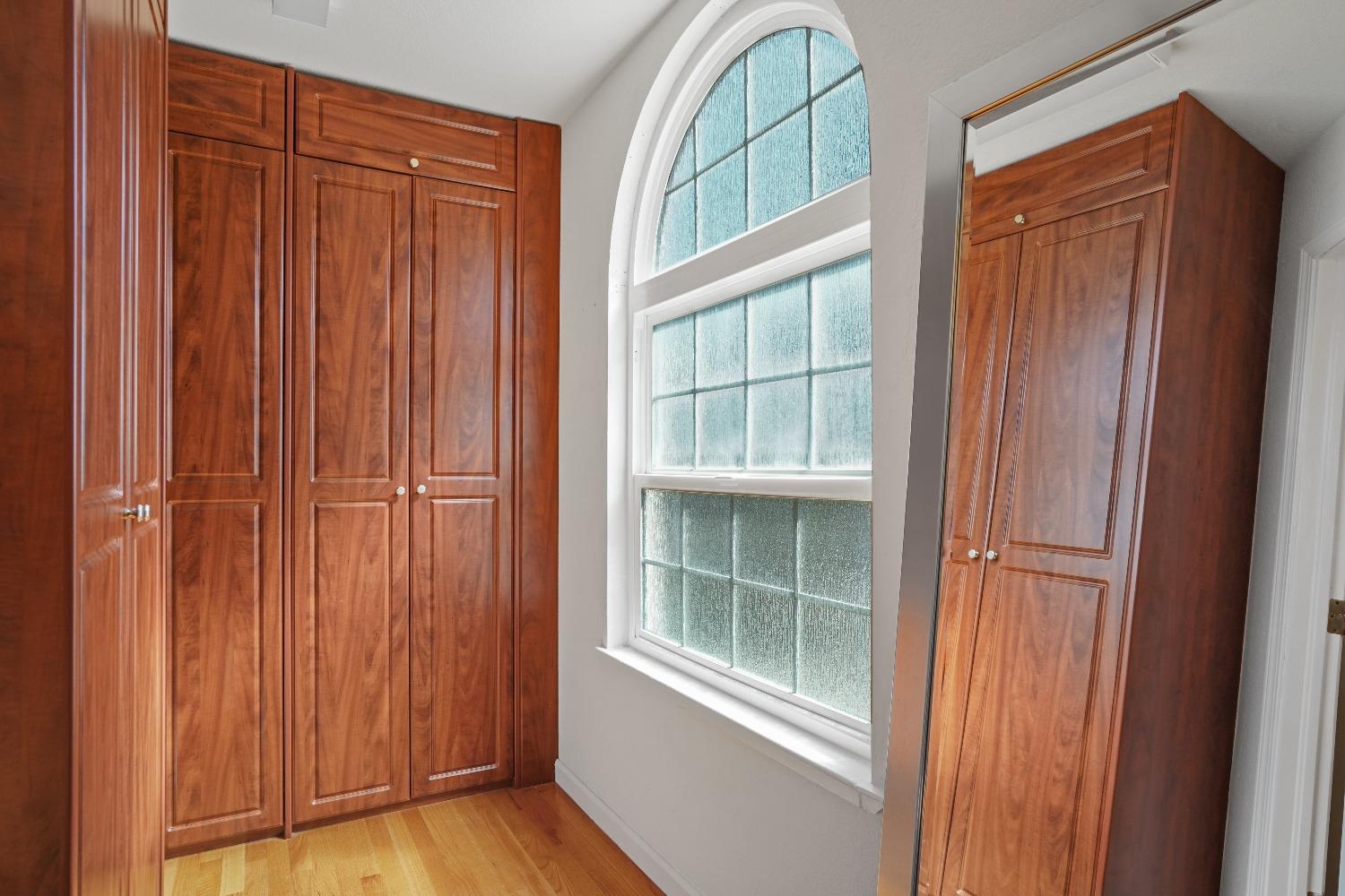 Detail Gallery Image 15 of 33 For 7749 El Douro Dr, Sacramento,  CA 95831 - 4 Beds | 3 Baths